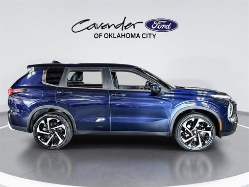 Used 2024 Mitsubishi Outlander SE image 9