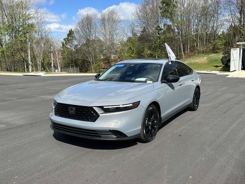 Used 2025 Honda Accord SE image 3