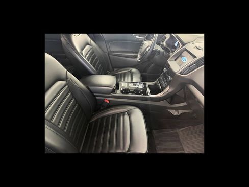 Used 2019 Ford Edge SEL w/ Equipment Group 201A AWD/4WD image 18