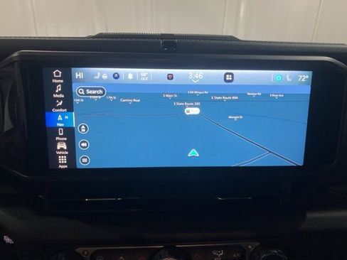 Used 2024 Jeep Wrangler Rubicon w/ Technology Group image 16