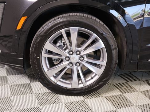 Used 2023 Cadillac XT6 Premium Luxury w/ Technology Package AWD/4WD image 19