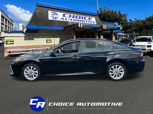 Used 2024 Toyota Camry LE FWD image 3
