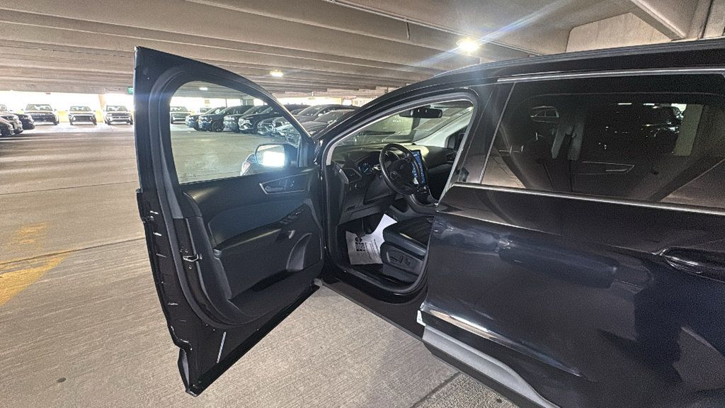 Used 2022 Ford Edge SEL w/ Sport Appearance Package AWD/4WD image 10