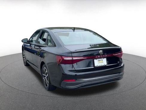 Used 2025 Volkswagen Jetta SE image 11