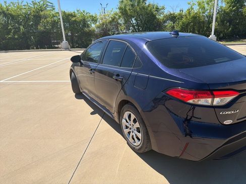 Used 2020 Toyota Corolla LE image 5