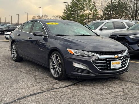 Used 2025 Chevrolet Malibu LT FWD image 2