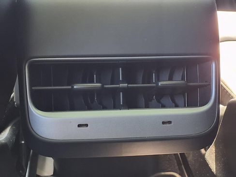 Used 2023 Tesla Model 3 Standard Range RWD image 10