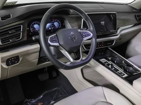 New 2026 Volkswagen Atlas SEL image 3