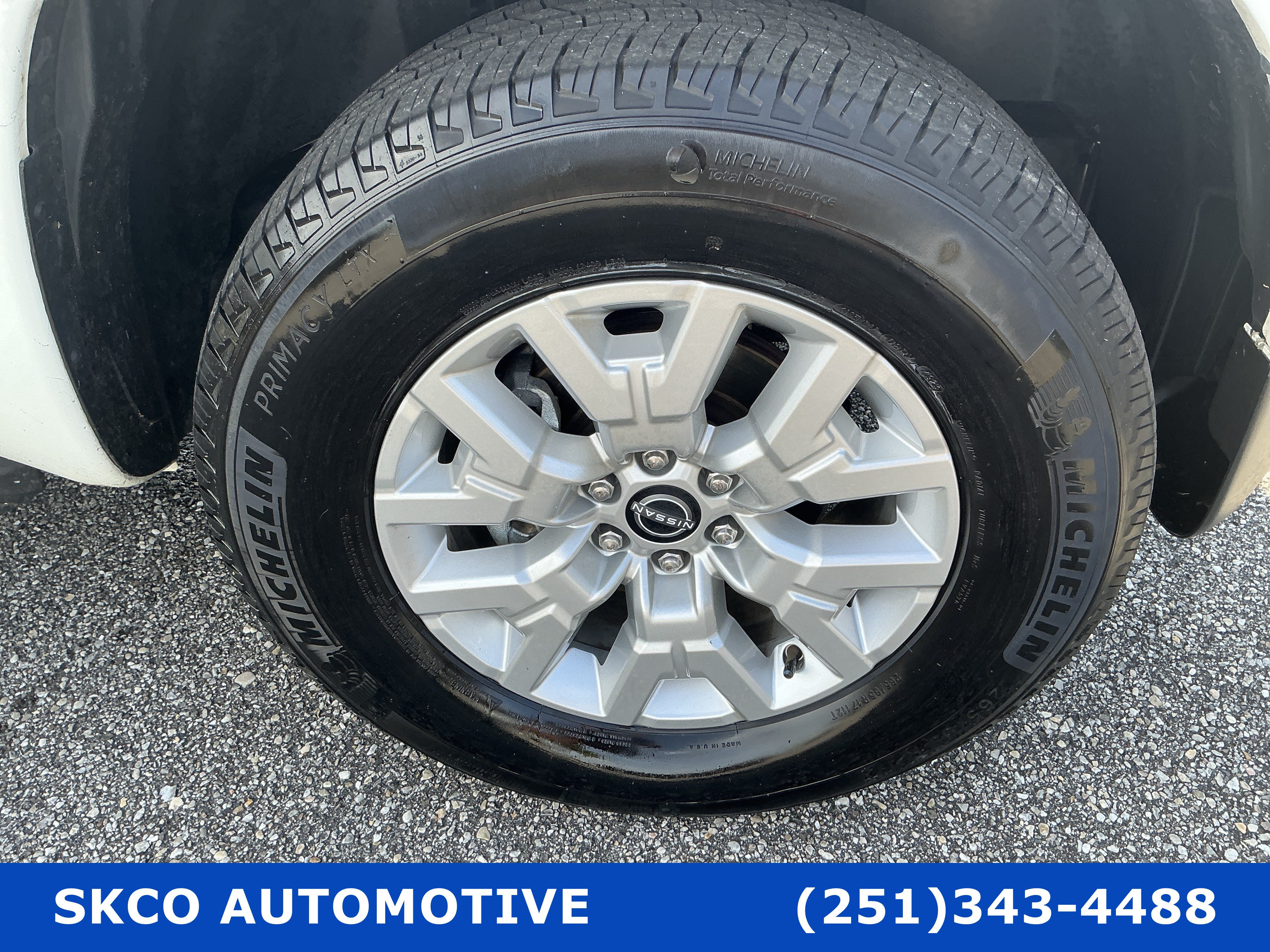 Used 2024 Nissan Frontier SV w/ SV Convenience Package AWD/4WD image 9