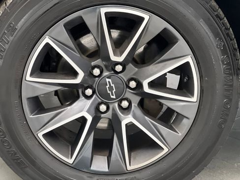 Used 2021 Chevrolet Suburban Z71 w/ Z71 Off-Road Package image 65