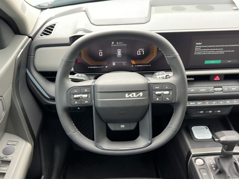 New 2027 Kia Seltos S FWD image 12