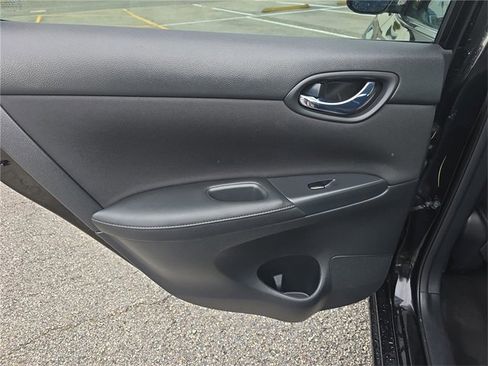Used 2017 Nissan Sentra S image 8