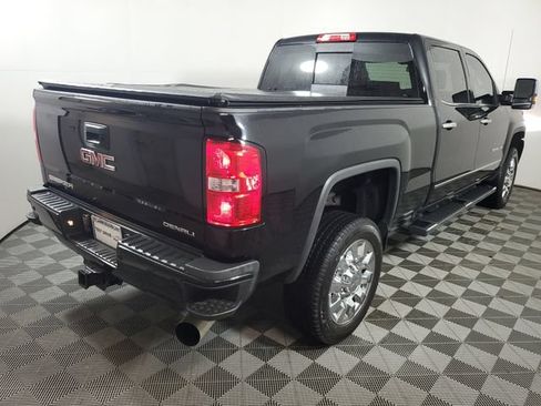 Used 2018 GMC Sierra 2500 Denali w/ Duramax Plus Package AWD/4WD image 6