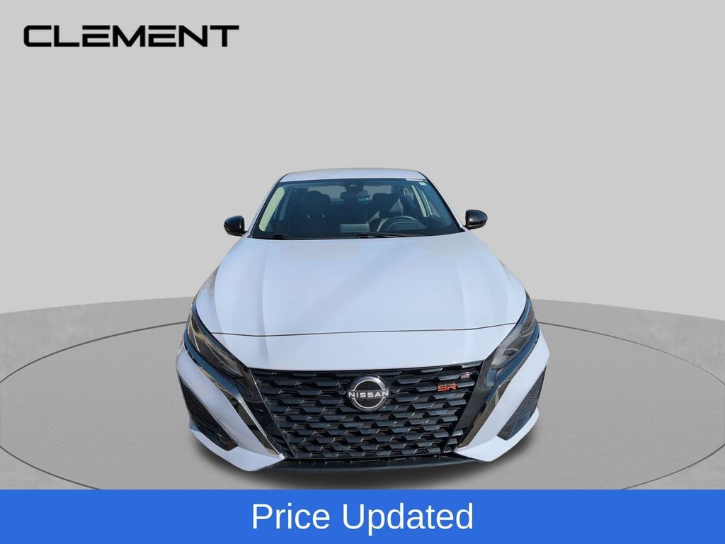 Used 2025 Nissan Altima 2.5 SR AWD/4WD image 10