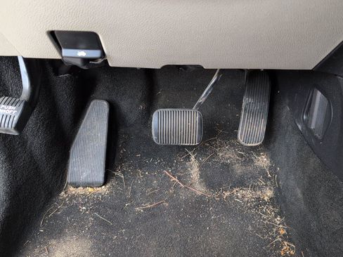 Used 2018 Ford Explorer Limited w/ Ford Safe & Smart Package FWD image 27