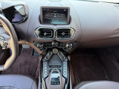 Used 2023 Aston Martin V8 Vantage Roadster RWD image 11