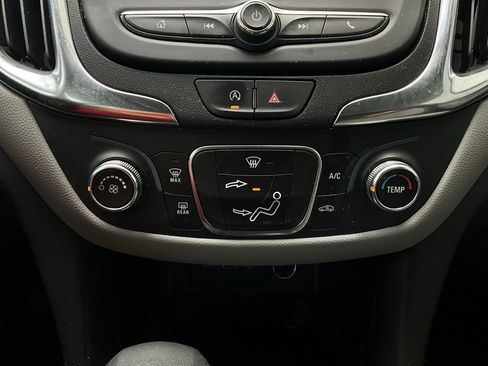 Used 2024 Chevrolet Equinox LS w/ Driver Confidence II Package FWD image 25