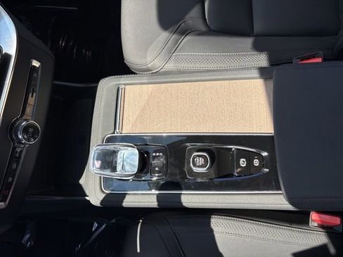Used 2025 Volvo XC90 B6 Plus AWD/4WD image 23