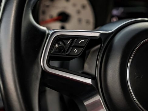 Used 2022 Porsche 718 Cayman image 13