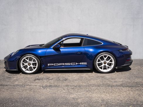 Used 2024 Porsche 911 GT3 RS RWD image 2