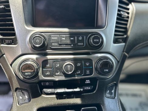 Used 2017 Chevrolet Suburban LT RWD image 14