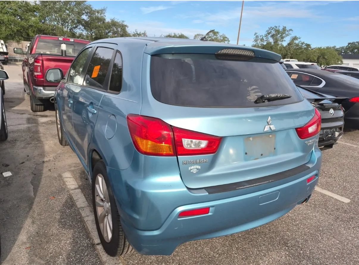 Used 2011 Mitsubishi Outlander Sport SE FWD image 2