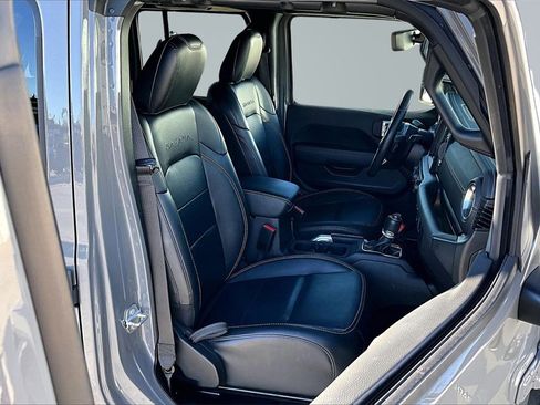 Used 2021 Jeep Wrangler Unlimited Sahara w/ Cold Weather Group image 8