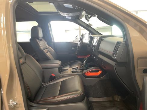 Used 2024 Nissan Frontier PRO-4X w/ Pro Premium Package AWD/4WD image 19