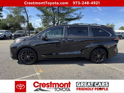 Certified 2021 Toyota Sienna XSE w/ XSE Plus Package FWD image 5