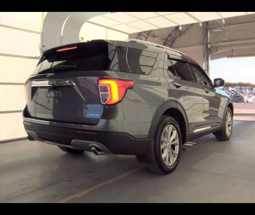 Used 2024 Ford Explorer Limited AWD/4WD image 8