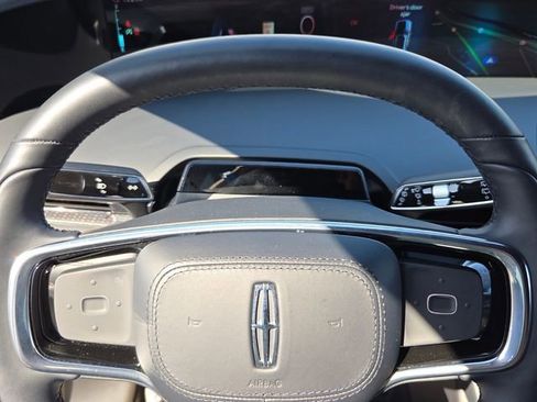 Used 2025 Lincoln Nautilus Reserve w/ Jet Appearance Package image 23