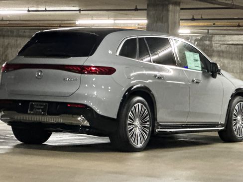 New 2025 Mercedes-Benz Maybach EQS 680 4MATIC image 8