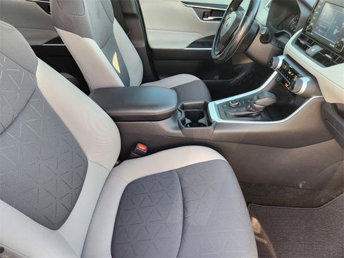 Used 2020 Toyota RAV4 XLE image 11