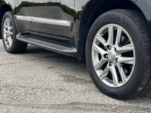 Used 2013 Lexus LX 570 4WD w/ Luxury Pkg image 9