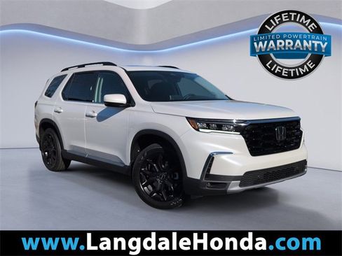 New 2025 Honda Pilot Touring image 1