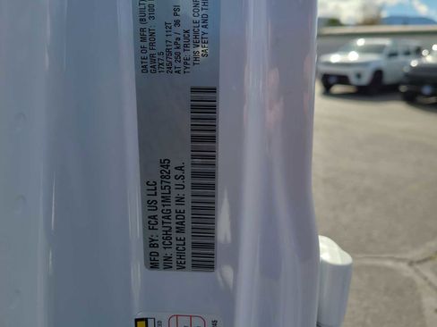 Used 2021 Jeep Gladiator Sport image 29