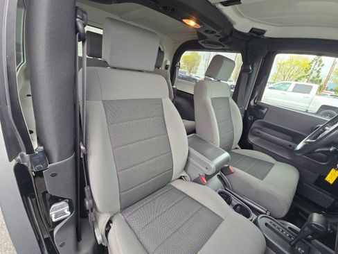 Used 2009 Jeep Wrangler X AWD/4WD image 13