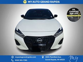 Used 2023 Nissan Maxima SR w/ Sport Mat Group video 2