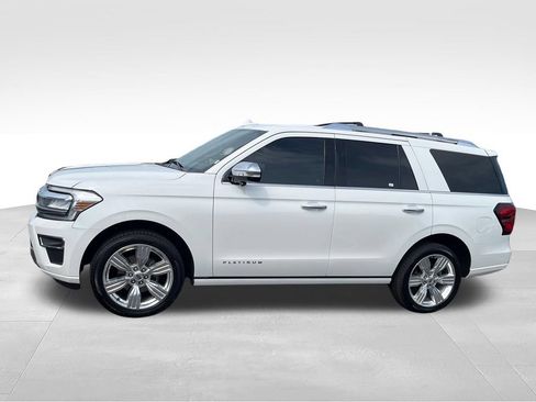 Used 2023 Ford Expedition Platinum AWD/4WD image 2