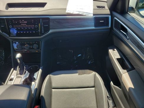 Used 2023 Volkswagen Atlas Cross Sport SE FWD image 15