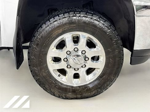 Used 2012 Chevrolet Silverado 2500 LT w/ Interior Plus Package AWD/4WD image 31