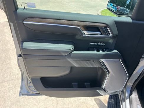 New 2026 Chevrolet Silverado 1500 High Country w/ Technology Package AWD/4WD image 18