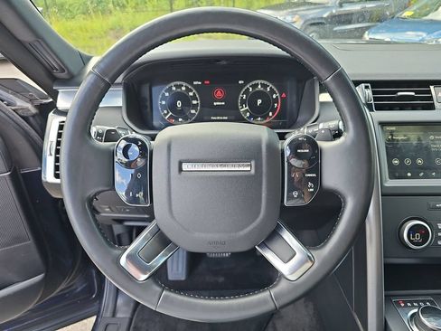 Used 2020 Land Rover Discovery Landmark AWD/4WD image 16