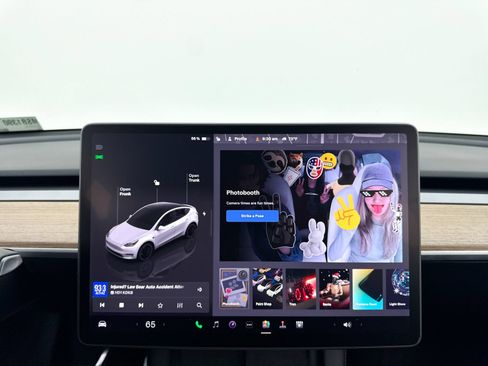 Used 2022 Tesla Model Y Performance AWD/4WD image 25
