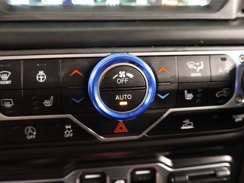 Used 2023 Jeep Gladiator Sport AWD/4WD image 24