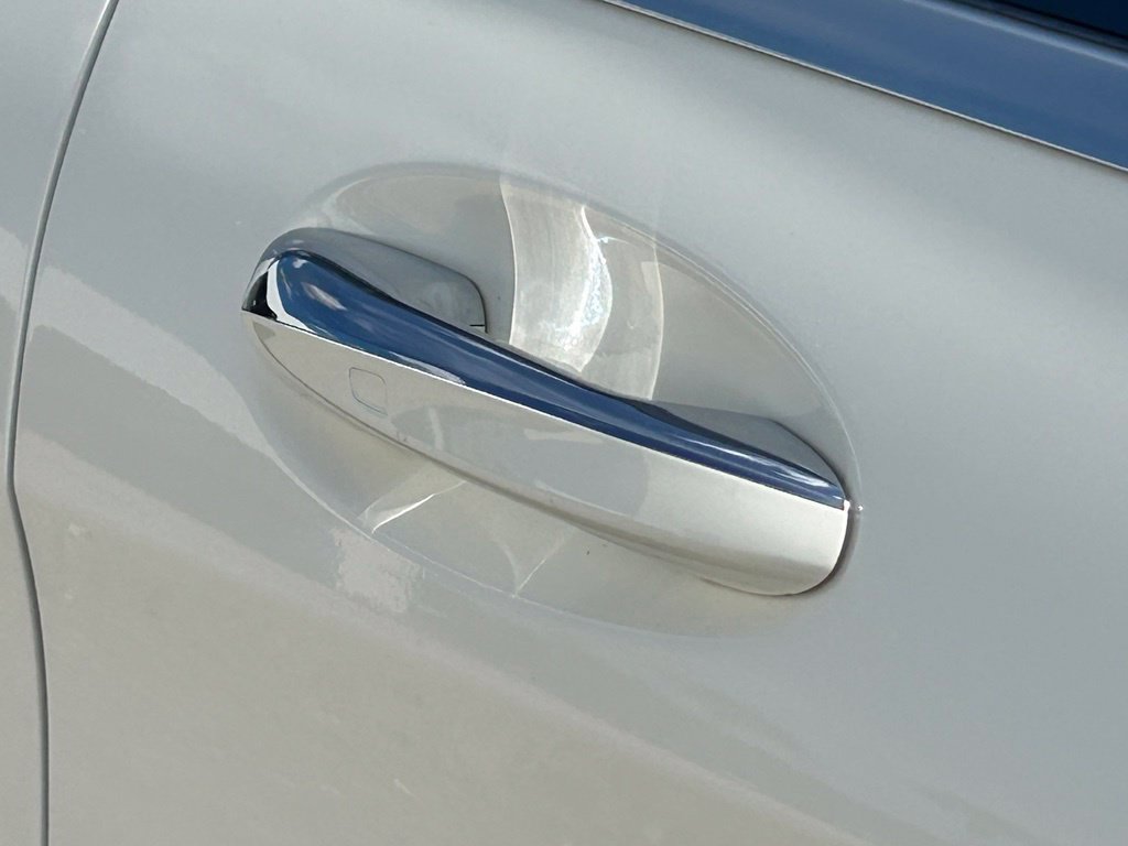 Used 2015 Mercedes-Benz S 550 Sedan image 17