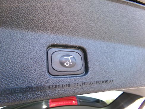 Used 2018 Ford Explorer XLT w/ Equipment Group 202A AWD/4WD image 52