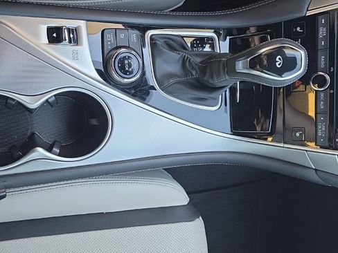 Used 2022 INFINITI Q60 3.0t Luxe w/ Essential Package image 11