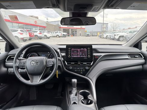 Used 2024 Toyota Camry SE AWD/4WD image 11