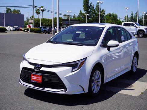 New 2026 Toyota Corolla XLE FWD image 7